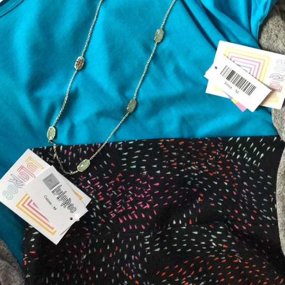 Cassie Medium- Lularoe - Picture 3 of 5